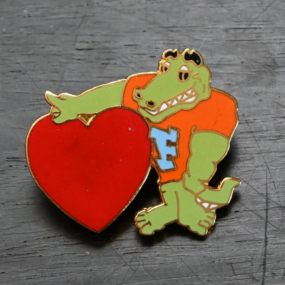 VTG 1994 UF University of Florida Gators Pin Souvenir Football Heart